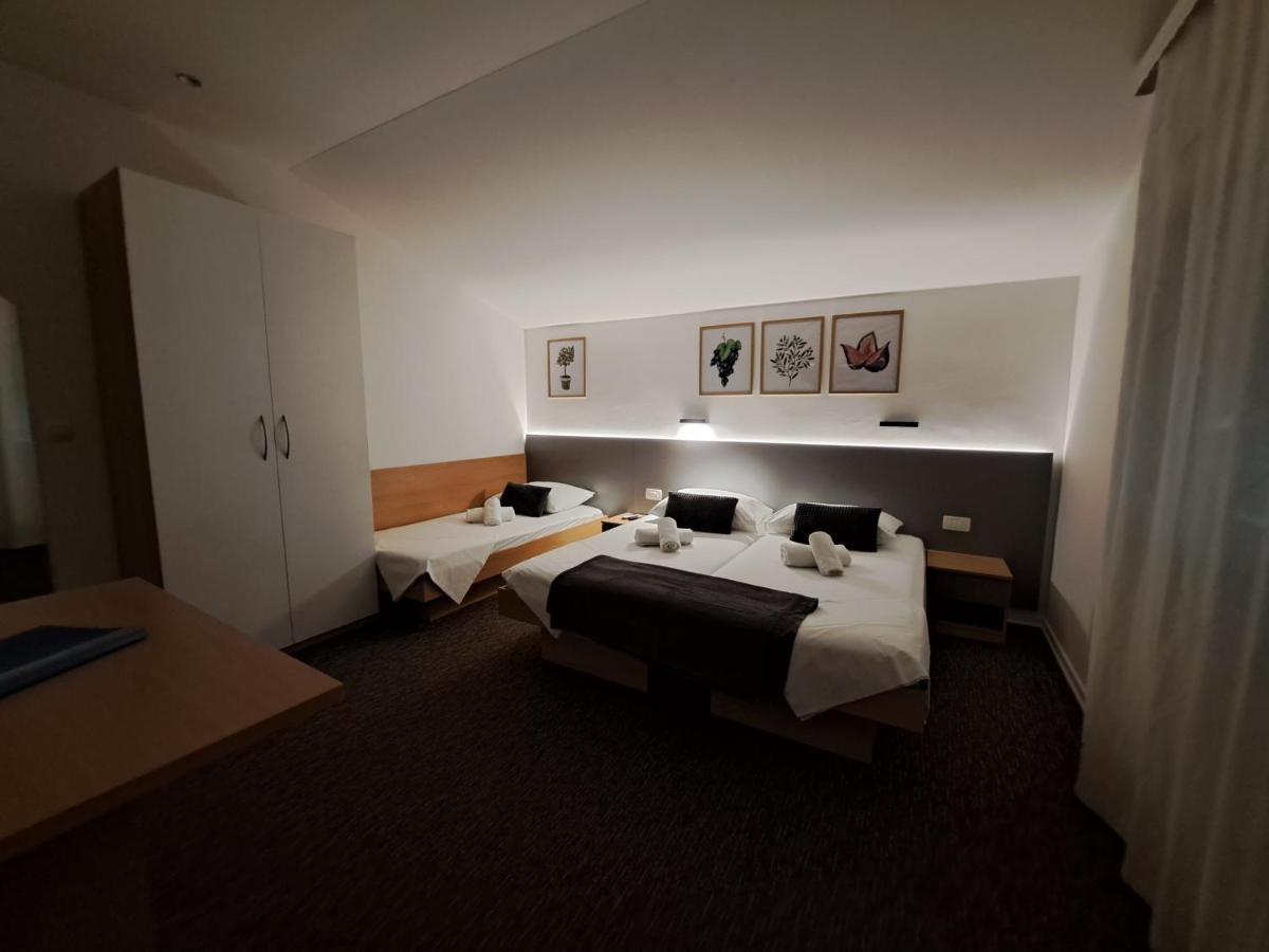 Rooms Zvonimir Стобрек Экстерьер фото