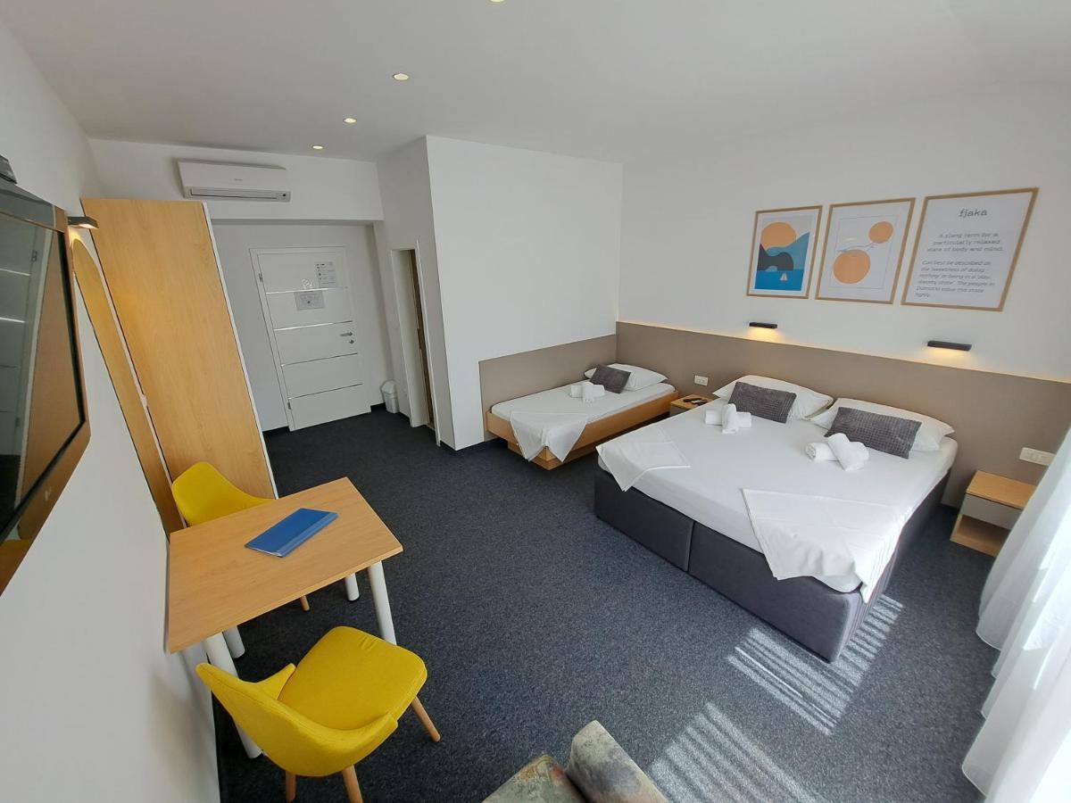 Rooms Zvonimir Стобрек Экстерьер фото