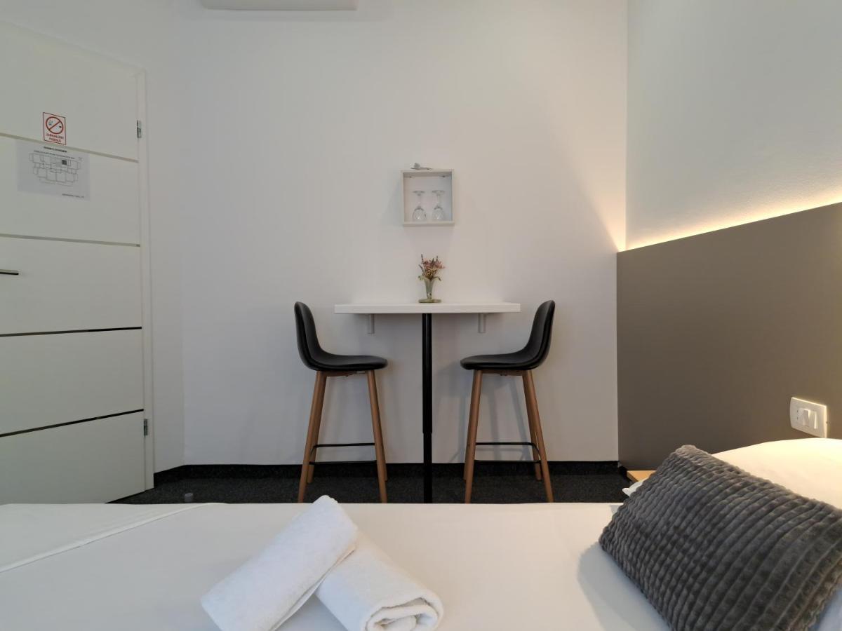 Rooms Zvonimir Стобрек Экстерьер фото