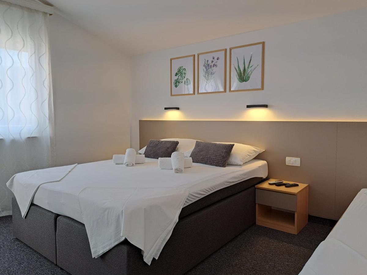 Rooms Zvonimir Стобрек Экстерьер фото